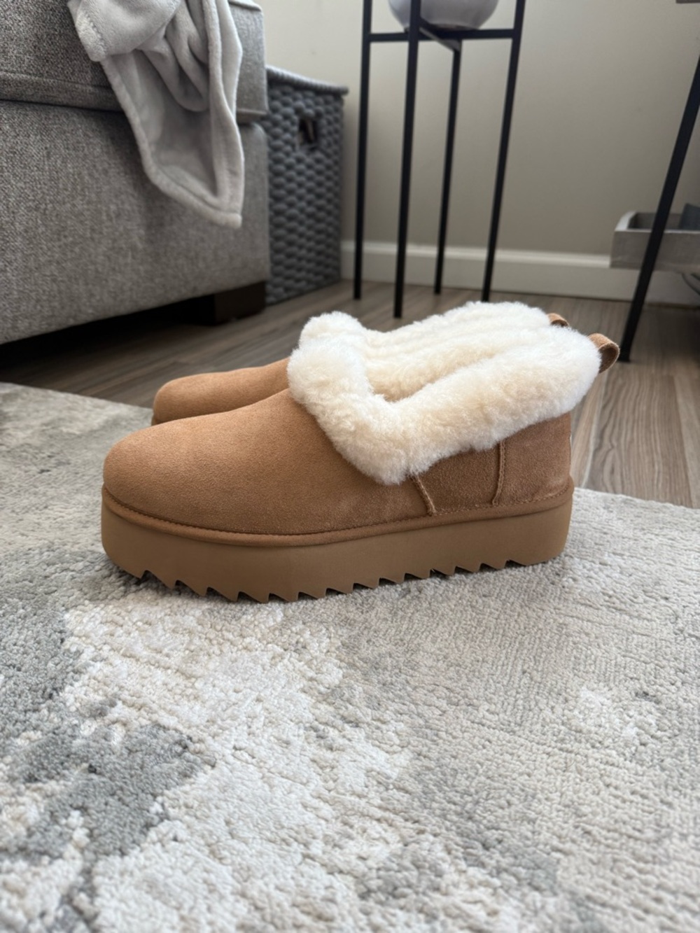 Ugg Nita Platform Slippers - Tan